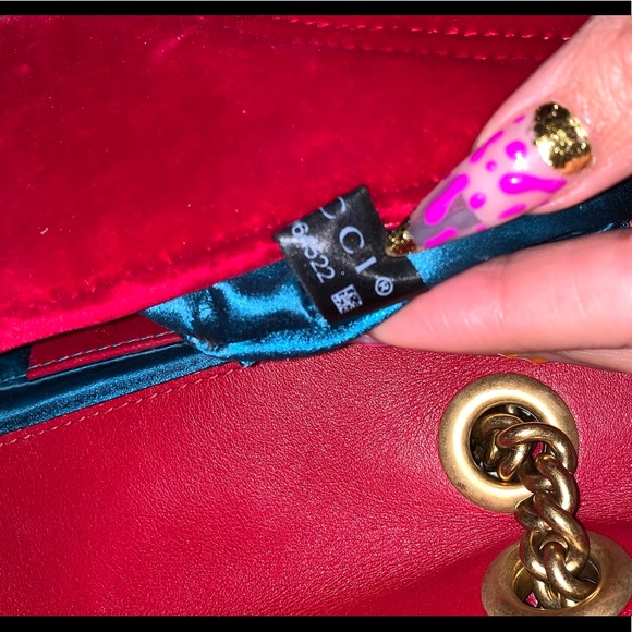 SOLD Authentic mini Gucci Marmont Red Velvet - Picture 6 of 9